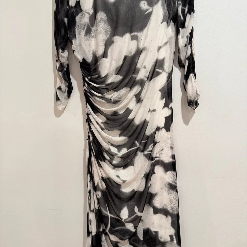 Calvin Klein Women’s Elegant Black and White Floral Dress Size 12 - Picture 2 of 8